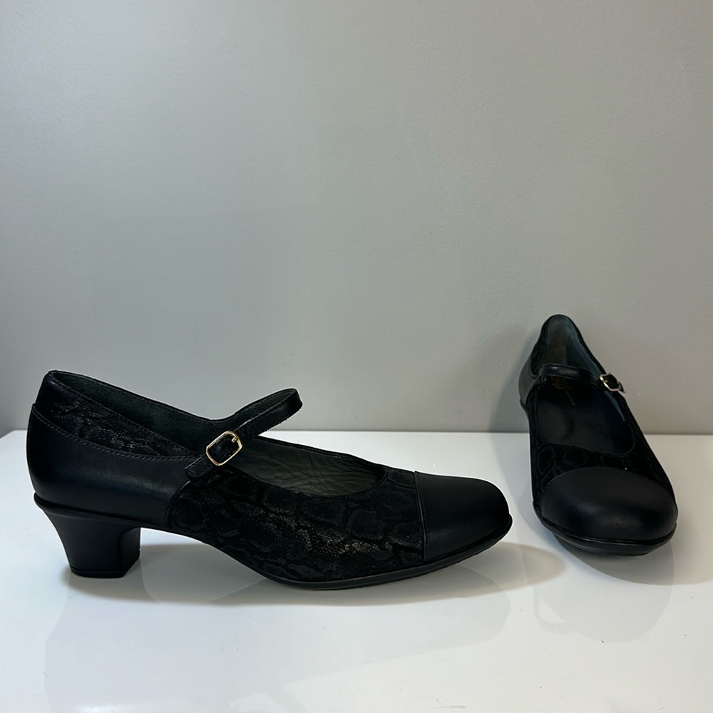SAS Black Mary Jane Heels - EUC